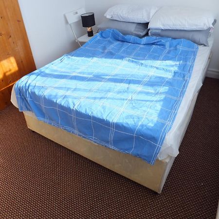 Many Worlds Meet - Eurostar, Wimbledon 30 Mins, Central London, Gatwick 15 Mins - Spacious, Sleeps Up To 16 Plus Cot - Free Wifi, Parking - Next To Lloyd Park, Great For Families, Walkers, Relocators - Ideal For Contractors Croydon Eksteriør billede