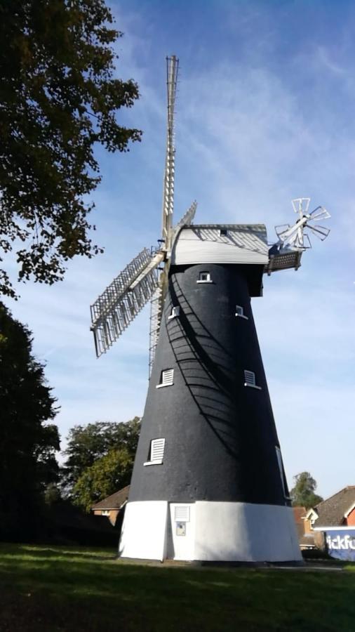 Many Worlds Meet - Eurostar, Wimbledon 30 Mins, Central London, Gatwick 15 Mins - Spacious, Sleeps Up To 16 Plus Cot - Free Wifi, Parking - Next To Lloyd Park, Great For Families, Walkers, Relocators - Ideal For Contractors Croydon Eksteriør billede