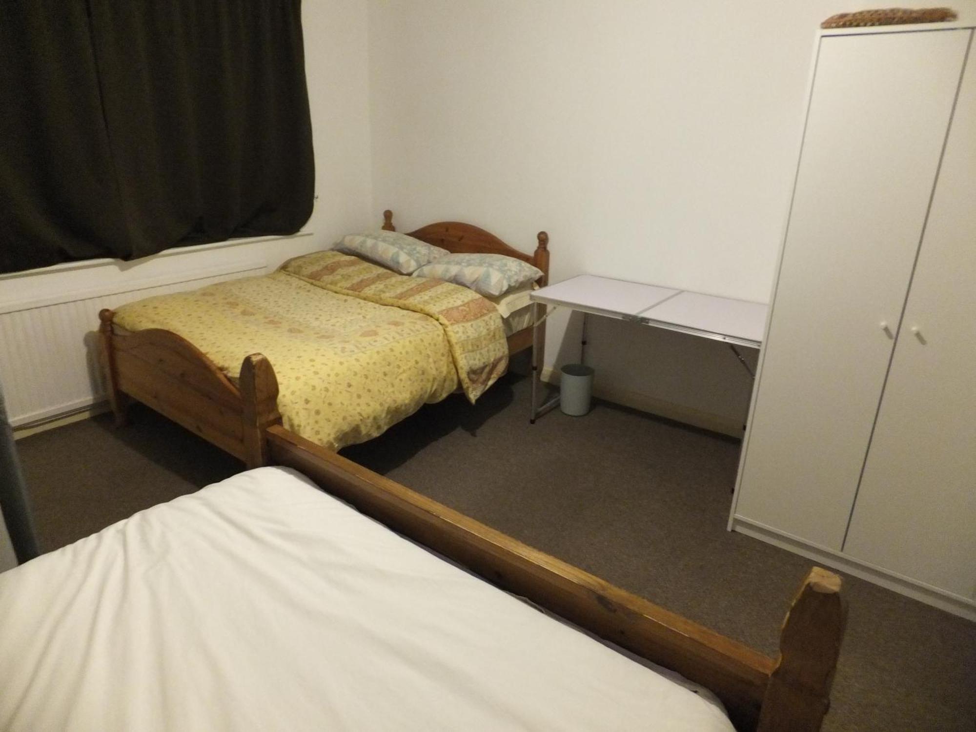 Many Worlds Meet - Eurostar, Wimbledon 30 Mins, Central London, Gatwick 15 Mins - Spacious, Sleeps Up To 16 Plus Cot - Free Wifi, Parking - Next To Lloyd Park, Great For Families, Walkers, Relocators - Ideal For Contractors Croydon Eksteriør billede