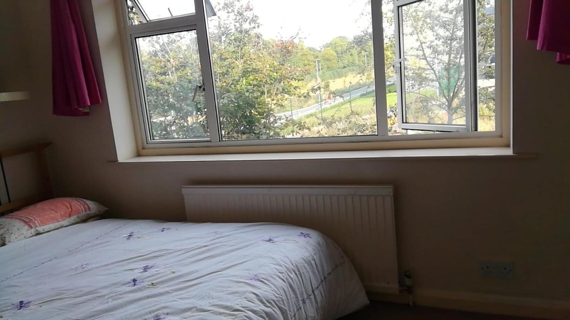 Many Worlds Meet - Eurostar, Wimbledon 30 Mins, Central London, Gatwick 15 Mins - Spacious, Sleeps Up To 16 Plus Cot - Free Wifi, Parking - Next To Lloyd Park, Great For Families, Walkers, Relocators - Ideal For Contractors Croydon Eksteriør billede