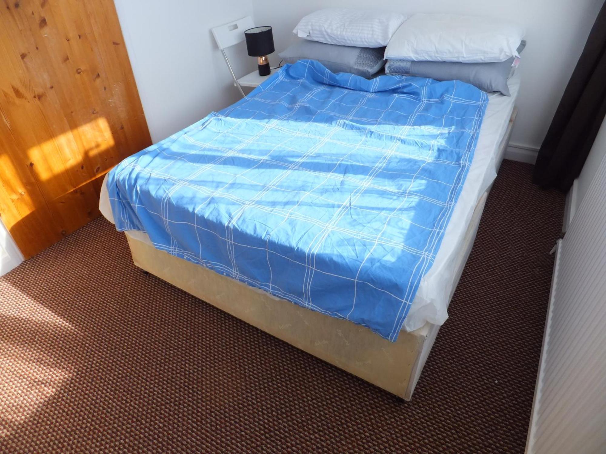 Many Worlds Meet - Eurostar, Wimbledon 30 Mins, Central London, Gatwick 15 Mins - Spacious, Sleeps Up To 16 Plus Cot - Free Wifi, Parking - Next To Lloyd Park, Great For Families, Walkers, Relocators - Ideal For Contractors Croydon Eksteriør billede
